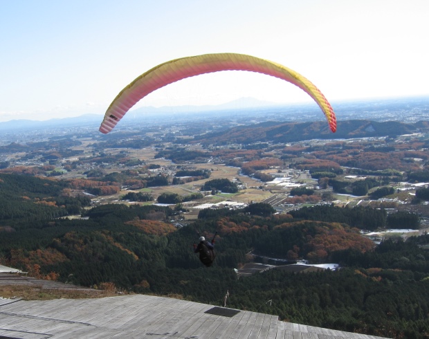 空を飛びたい　初めてのパラグライダー体験！タンデムで空に