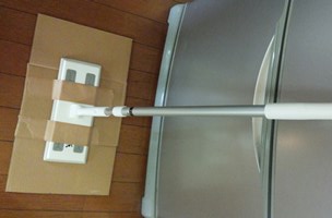 ワイパーに段ボールを貼った壁