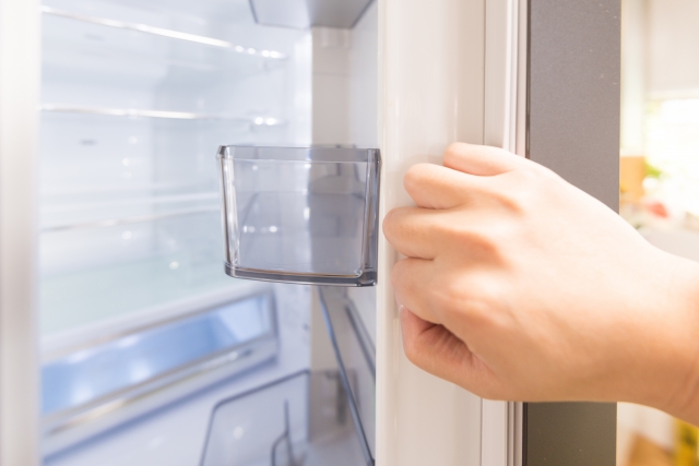 冷蔵庫の大掃除 重曹とセスキ炭酸ソーダで効率よく見えないところまできれいにする
